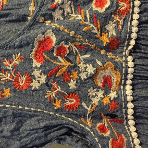 THML Chambray Embroidered Tunic Top - Picture 3 of 6